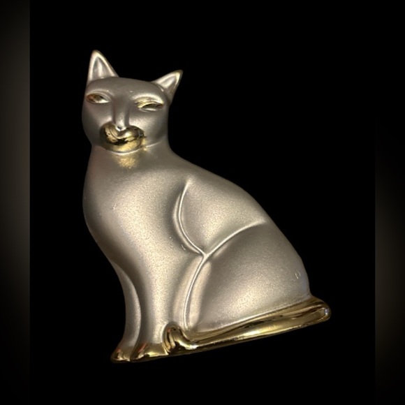 Satin and Glossy Finish Gold Tone Metal Sitting Cat Brooch 2.5” X 2” - Picture 4 of 11